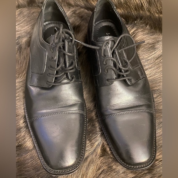 Johnston & Murphy Other - JOHNSTON & MURPHY DRESS SHOES 8.5M
